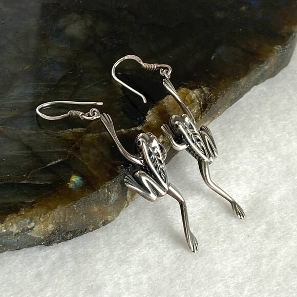 Sterling Silver 925 2.16" Jumping Tree Frog Amphibian Dangle Drop Earrings - Picture 7 of 15
